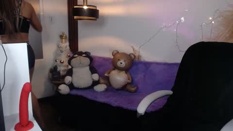 Snapshot of salome_drasin chatting on November 10, 10:31 pm salome_drasin online show from November 10, 10:31 pm