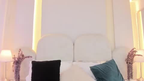   online show from September 15, 8:31 pm