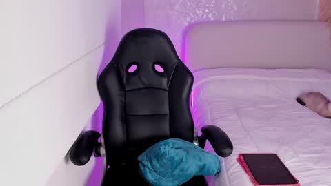 Snapshot of salomee_11 chatting on December 15, 6:51 am salo online show from December 15, 6:51 am