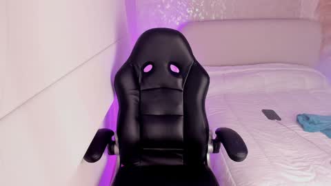 Snapshot of salomee_11 chatting on December 17, 3:39 am salo online show from December 17, 3:39 am