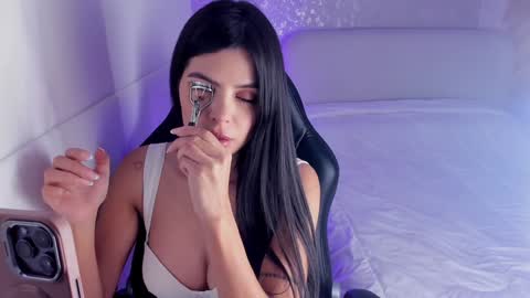 Snapshot of salomee_11 chatting on December 18, 2:53 am salo online show from December 18, 2:53 am