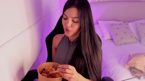 Snapshot of salomee_11 chatting on January 12, 7:53 pm salo online show from January 12, 7:53 pm