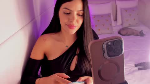 Snapshot of salomee_11 chatting on January 16, 5:11 am salo online show from January 16, 5:11 am