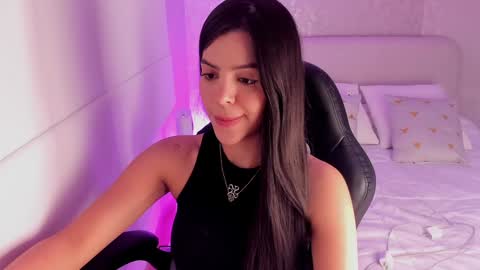 Snapshot of salomee_11 chatting on January 17, 12:31 am salo online show from January 17, 12:31 am