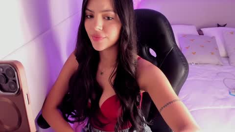 Snapshot of salomee_11 chatting on January 19, 1:00 am salo online show from January 19, 1:00 am