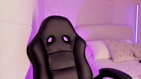 Snapshot of salomee_11 chatting on February 2, 5:10 am salo online show from February 2, 5:10 am