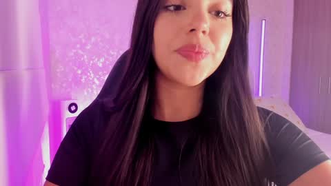 Snapshot of salomee_11 chatting on February 3, 1:52 am salo online show from February 3, 1:52 am