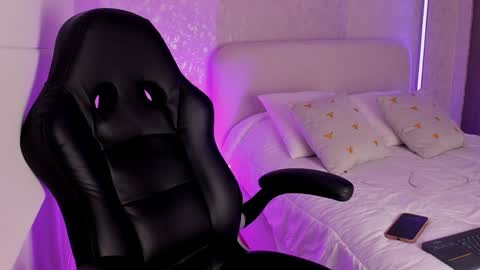 Snapshot of salomee_11 chatting on February 4, 3:00 am salo online show from February 4, 3:00 am