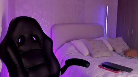 Snapshot of salomee_11 chatting on February 10, 5:25 am salo online show from February 10, 5:25 am