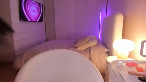 Snapshot of salomee_11 chatting on October 16, 12:55 am salo online show from October 16, 12:55 am