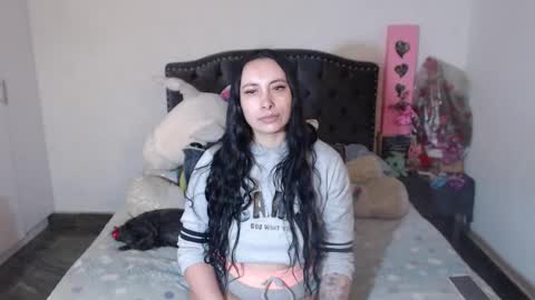 Snapshot of salomefox2 chatting on February 5, 3:11 am yenny online show from February 5, 3:11 am