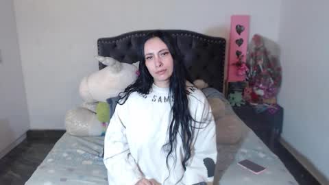 Snapshot of salomefox2 chatting on February 10, 4:27 am yenny online show from February 10, 4:27 am