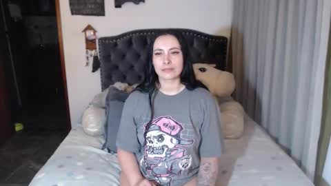 Snapshot of salomefox2 chatting on March 6, 3:47 am yenny online show from March 6, 3:47 am