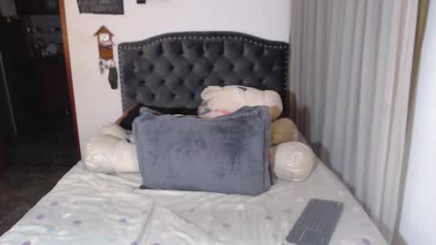 yenny online show from March 21, 3:44 am