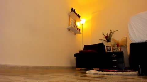 Snapshot of salomekross_ chatting on February 8, 6:43 am Salome Kross online show from February 8, 6:43 am