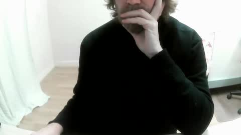 Snapshot of saltimbanquier chatting on December 3, 8:05 am Saltimbanquier  Salt  ou  Banquier  online show from December 3, 8:05 am
