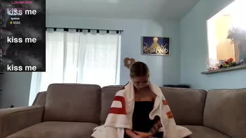 Salty Captain 69  Hat Girl 69 online show from October 13, 3:34 pm