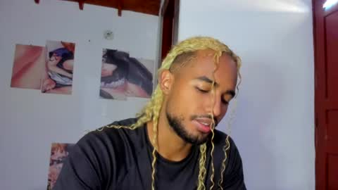 Snapshot of salvatore_amator chatting on June 11, 1:53 pm salvatore_amator online show from June 11, 1:53 pm