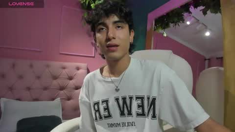 salvatore  online show from December 15, 9:31 pm