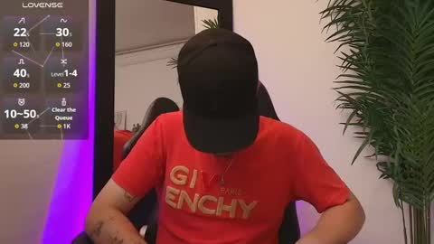 Salvatore  online show from September 30, 11:43 pm