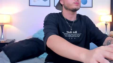 Salvatore  online show from November 3, 4:36 am