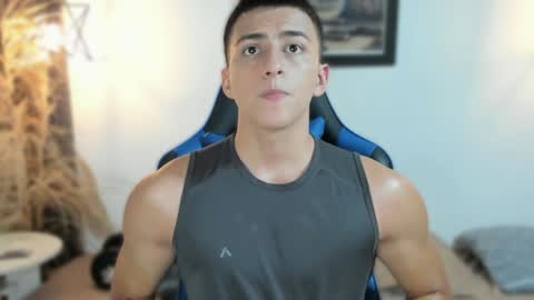 Snapshot of salvatore_romanoo chatting on February 6, 1:27 am Salvatore online show from February 6, 1:27 am