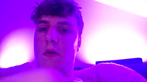sam618072 online show from June 21, 5:48 pm