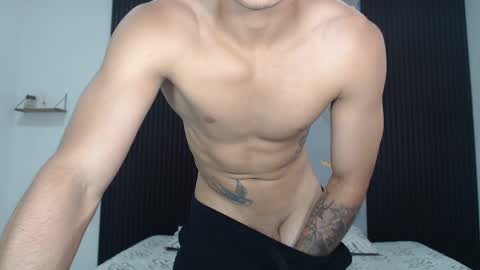 Snapshot of sam_and_mike chatting on February 14, 2:33 pm sammmikee online show from February 14, 2:33 pm