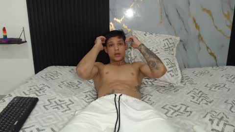 Snapshot of sam_and_mike chatting on February 15, 2:47 am sammmikee online show from February 15, 2:47 am