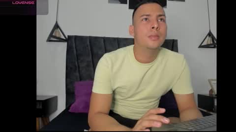 sam_boy_kinky online show from September 14, 11:59 pm