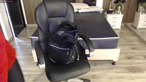 SAM MANSON online show from April 21, 12:11 pm