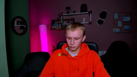 Sam online show from November 25, 8:31 pm