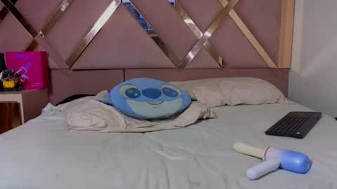 sam_pay__ online show from May 19, 9:54 pm