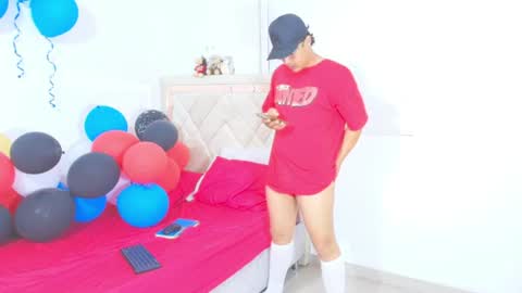 Snapshot of sam_tnt9 chatting on June 18, 11:03 am sam_tnt9 online show from June 18, 11:03 am