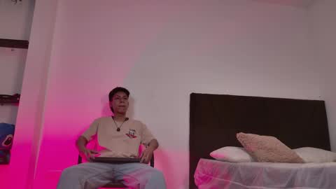 Snapshot of samael_oa chatting on April 9, 7:19 pm samael online show from April 9, 7:19 pm