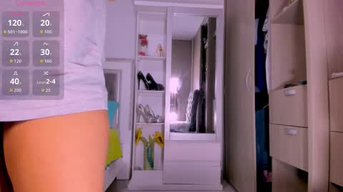 Snapshot of samanta_65 chatting on September 26, 2:04 am carolina online show from September 26, 2:04 am