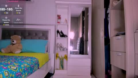 Snapshot of samanta_65 chatting on October 9, 1:36 am carolina online show from October 9, 1:36 am