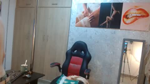 samanta online show from April 15, 11:17 am