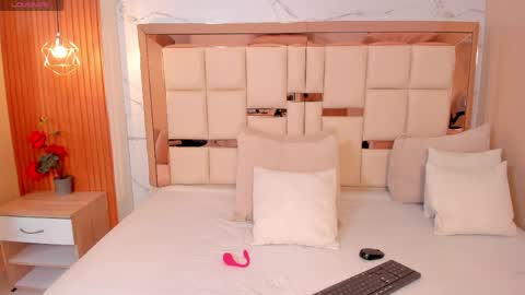 samantha   online show from April 24, 4:15 am