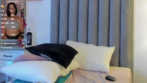 Snapshot of samanta_william chatting on February 15, 6:33 am samanta online show from February 15, 6:33 am