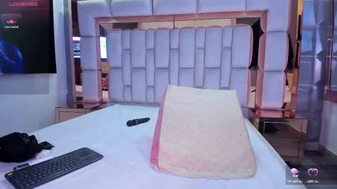 S A M A N T A   online show from February 15, 9:16 am