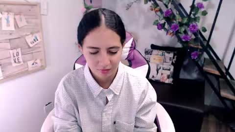 Snapshot of samantha2girl chatting on June 11, 5:44 pm samantha online show from June 11, 5:44 pm