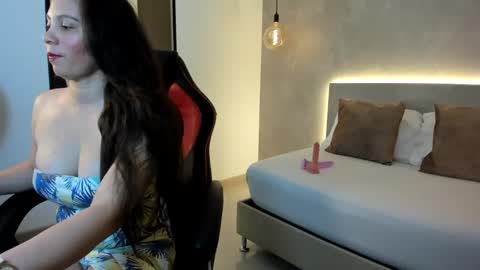 Snapshot of samantha_17_ chatting on September 25, 2:37 am S A M A N T H A online show from September 25, 2:37 am