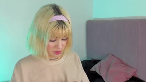 Snapshot of samantha_browwnn chatting on November 27, 5:53 am samantha_browwnn online show from November 27, 5:53 am