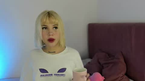 Snapshot of samantha_browwnn chatting on December 14, 5:46 am samantha_browwnn online show from December 14, 5:46 am