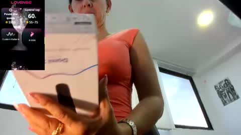 samantha_milfs online show from June 24, 11:20 am