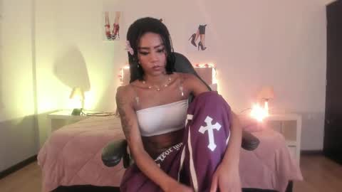 Snapshot of samantha_spike chatting on May 12, 7:55 pm Samantha online show from May 12, 7:55 pm