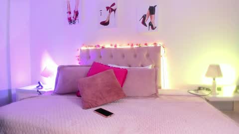 Snapshot of samantha_spike chatting on May 19, 8:04 pm Samantha online show from May 19, 8:04 pm