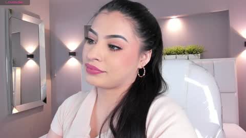 Snapshot of samanthaa_22_ chatting on January 22, 3:41 am Samanthaa online show from January 22, 3:41 am