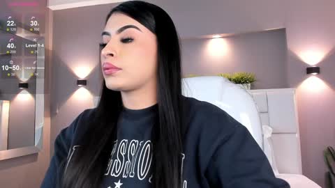 Snapshot of samanthaa_22_ chatting on January 23, 3:37 am Samanthaa online show from January 23, 3:37 am